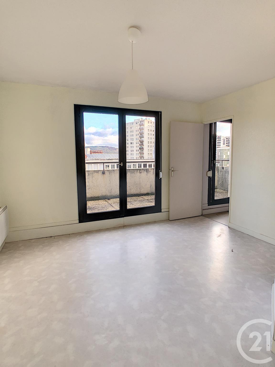 Studio à vendre - 1 pièce - 23 m2 - CHAMALIERES - 63 - AUVERGNE