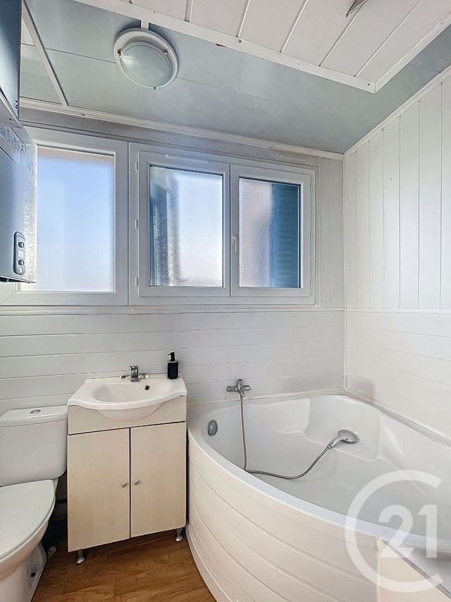 Appartement F3 à vendre - 3 pièces - 60.02 m2 - CLERMONT FERRAND - 63 - AUVERGNE - Century 21 Stéphane Roume Immobilier