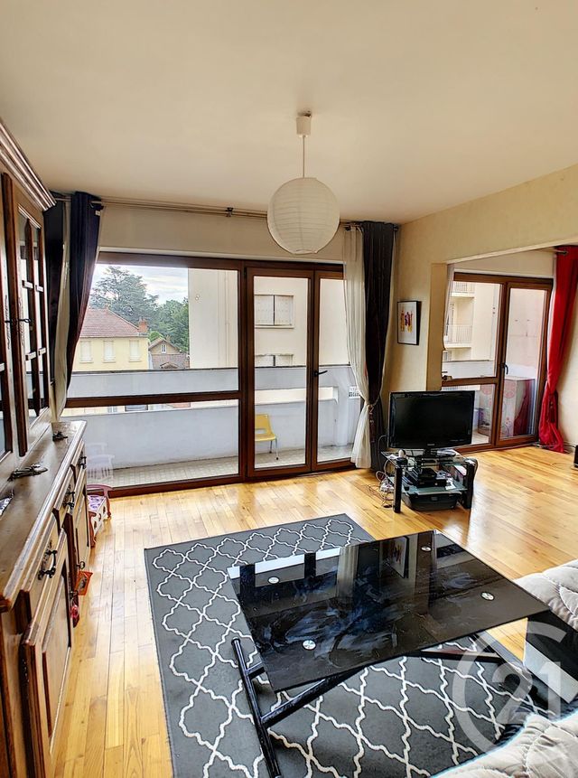 Appartement F3 à vendre - 4 pièces - 67.0 m2 - CHAMALIERES - 63 - AUVERGNE - Century 21 Stéphane Roume Immobilier Appartement F3 à vendre - 4 pièces - 67.0 m2 - CHAMALIERES - 63 - AUVERGNE - Century 21 Stéphane Roume Immobilier