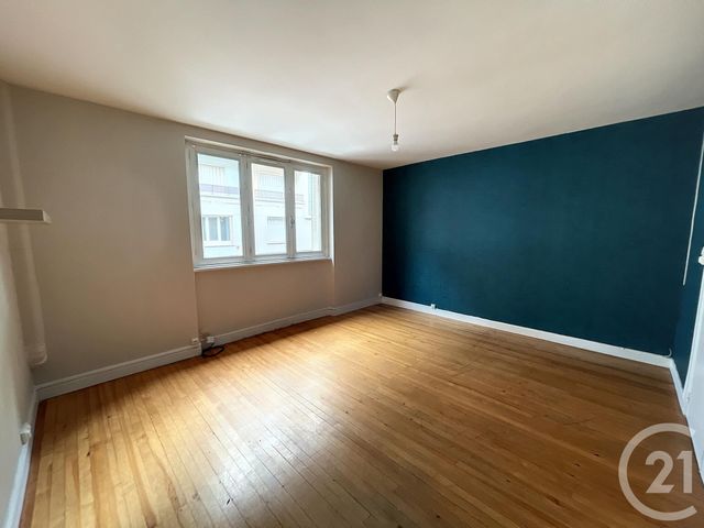 Afficher la photo en grand Appartement F1 à vendre - 1 pièce - 42.57 m2 - CLERMONT FERRAND - 63 - AUVERGNE - Century 21 Stéphane Roume Immobilier