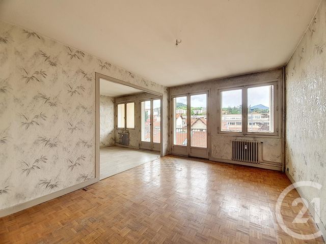 Appartement F4 à vendre - 4 pièces - 81.68 m2 - CLERMONT FERRAND - 63 - AUVERGNE - Century 21 Stéphane Roume Immobilier Appartement F4 à vendre - 4 pièces - 81.68 m2 - CLERMONT FERRAND - 63 - AUVERGNE - Century 21 Stéphane Roume Immobilier