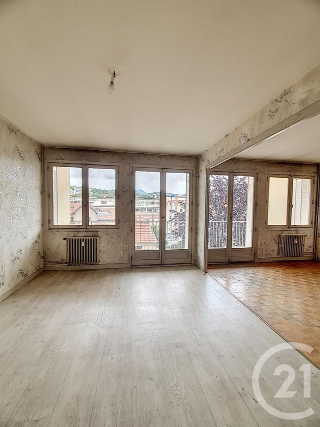 Appartement F4 à vendre - 4 pièces - 81.68 m2 - CLERMONT FERRAND - 63 - AUVERGNE - Century 21 Stéphane Roume Immobilier Appartement F4 à vendre - 4 pièces - 81.68 m2 - CLERMONT FERRAND - 63 - AUVERGNE - Century 21 Stéphane Roume Immobilier