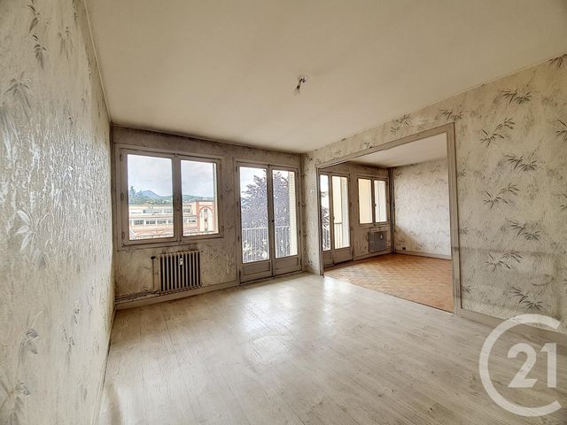 Appartement F4 à vendre - 4 pièces - 81.68 m2 - CLERMONT FERRAND - 63 - AUVERGNE - Century 21 Stéphane Roume Immobilier Appartement F4 à vendre - 4 pièces - 81.68 m2 - CLERMONT FERRAND - 63 - AUVERGNE - Century 21 Stéphane Roume Immobilier