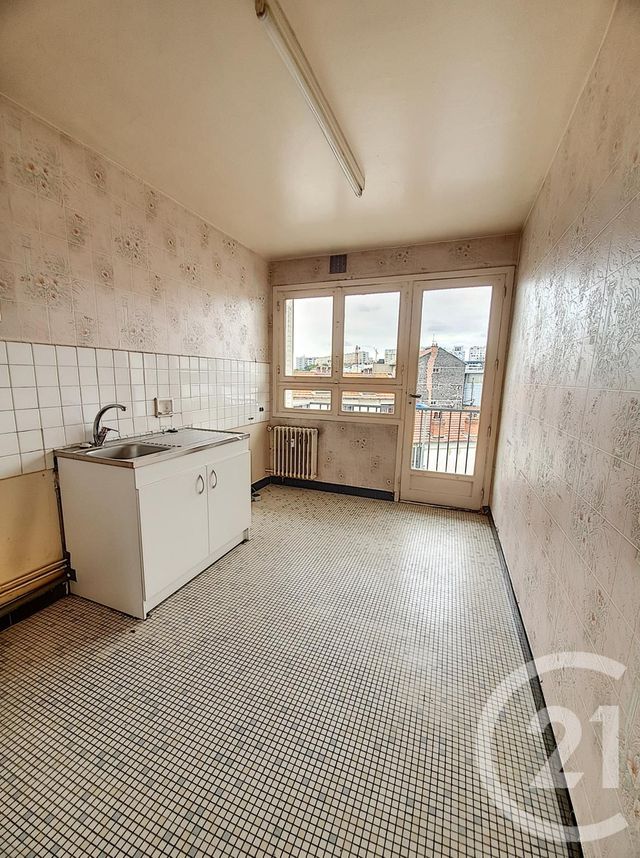 Appartement F4 à vendre - 4 pièces - 81.68 m2 - CLERMONT FERRAND - 63 - AUVERGNE - Century 21 Stéphane Roume Immobilier Appartement F4 à vendre - 4 pièces - 81.68 m2 - CLERMONT FERRAND - 63 - AUVERGNE - Century 21 Stéphane Roume Immobilier