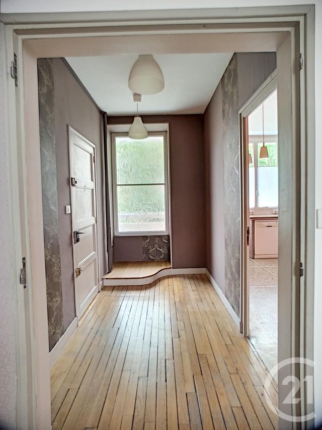 Appartement F5 à vendre - 5 pièces - 102.16 m2 - CLERMONT FERRAND - 63 - AUVERGNE - Century 21 Stéphane Roume Immobilier Appartement F5 à vendre - 5 pièces - 102.16 m2 - CLERMONT FERRAND - 63 - AUVERGNE - Century 21 Stéphane Roume Immobilier