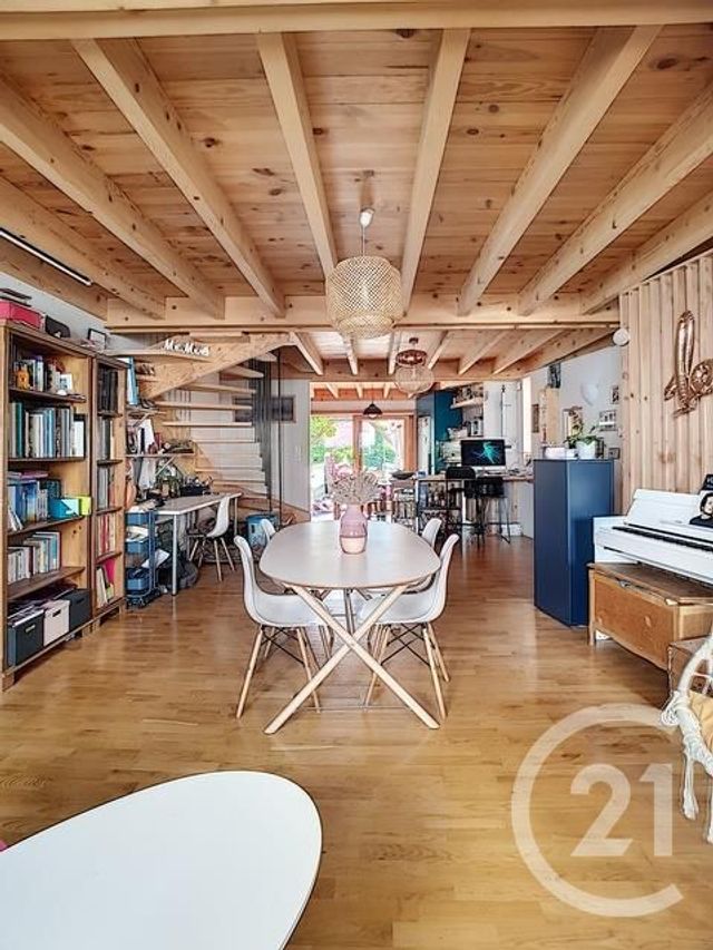 maison à vendre - 6 pièces - 145.0 m2 - CLERMONT FERRAND - 63 - AUVERGNE - Century 21 Stéphane Roume Immobilier maison à vendre - 6 pièces - 145.0 m2 - CLERMONT FERRAND - 63 - AUVERGNE - Century 21 Stéphane Roume Immobilier