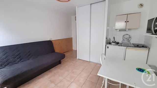 Studio à louer - 1 pièce - 21.15 m2 - CLERMONT FERRAND - 63 - AUVERGNE - Century 21 Stéphane Roume Immobilier Studio à louer - 1 pièce - 21.15 m2 - CLERMONT FERRAND - 63 - AUVERGNE - Century 21 Stéphane Roume Immobilier