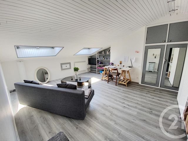 Afficher la photo en grand Appartement F2 à vendre - 2 pièces - 32.38 m2 - CLERMONT FERRAND - 63 - AUVERGNE - Century 21 Stéphane Roume Immobilier