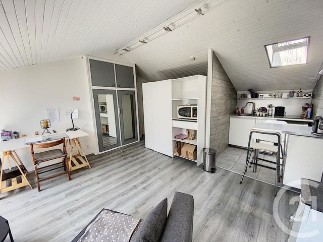 Afficher la photo en grand Appartement F2 à vendre - 2 pièces - 32.38 m2 - CLERMONT FERRAND - 63 - AUVERGNE - Century 21 Stéphane Roume Immobilier