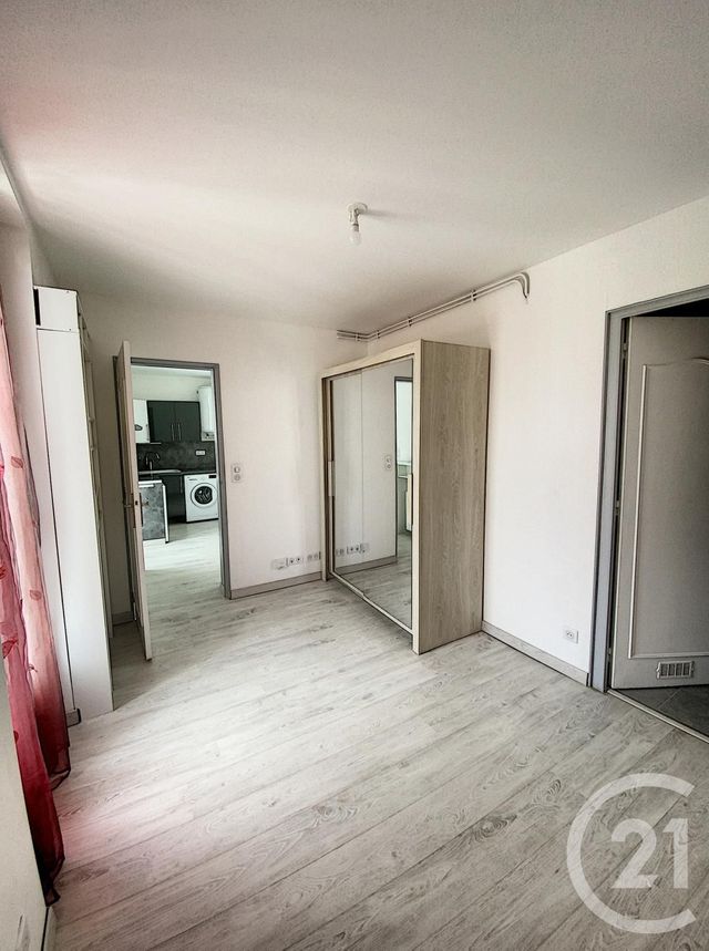 Appartement F1 à louer - 1 pièce - 21.0 m2 - BEAUMONT - 63 - AUVERGNE - Century 21 Stéphane Roume Immobilier Appartement F1 à louer - 1 pièce - 21.0 m2 - BEAUMONT - 63 - AUVERGNE - Century 21 Stéphane Roume Immobilier