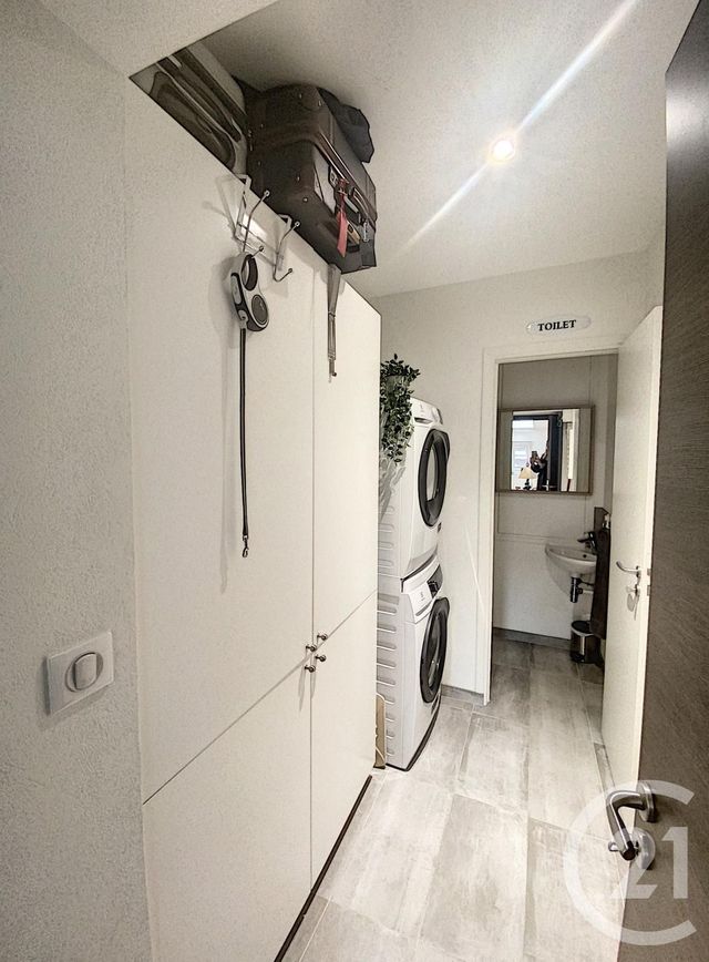 Appartement F4 à louer - 4 pièces - 126.0 m2 - CLERMONT FERRAND - 63 - AUVERGNE - Century 21 Stéphane Roume Immobilier Appartement F4 à louer - 4 pièces - 126.0 m2 - CLERMONT FERRAND - 63 - AUVERGNE - Century 21 Stéphane Roume Immobilier