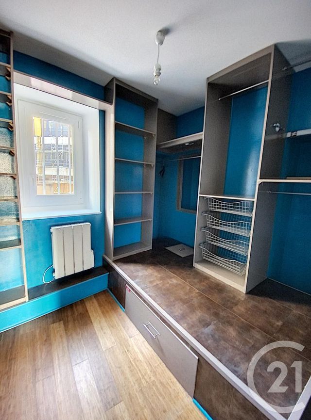 Appartement F4 à vendre - 4 pièces - 90.27 m2 - CLERMONT FERRAND - 63 - AUVERGNE - Century 21 Stéphane Roume Immobilier Appartement F4 à vendre - 4 pièces - 90.27 m2 - CLERMONT FERRAND - 63 - AUVERGNE - Century 21 Stéphane Roume Immobilier