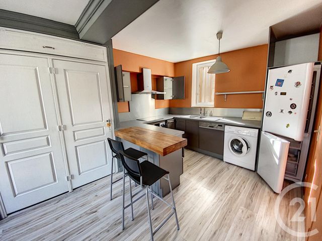 Appartement F4 à vendre - 4 pièces - 90.27 m2 - CLERMONT FERRAND - 63 - AUVERGNE - Century 21 Stéphane Roume Immobilier Appartement F4 à vendre - 4 pièces - 90.27 m2 - CLERMONT FERRAND - 63 - AUVERGNE - Century 21 Stéphane Roume Immobilier