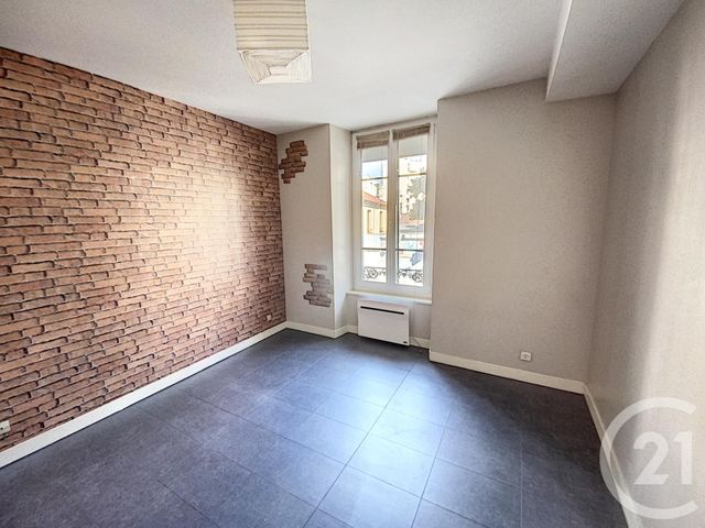 Appartement F4 à vendre - 4 pièces - 90.27 m2 - CLERMONT FERRAND - 63 - AUVERGNE - Century 21 Stéphane Roume Immobilier Appartement F4 à vendre - 4 pièces - 90.27 m2 - CLERMONT FERRAND - 63 - AUVERGNE - Century 21 Stéphane Roume Immobilier