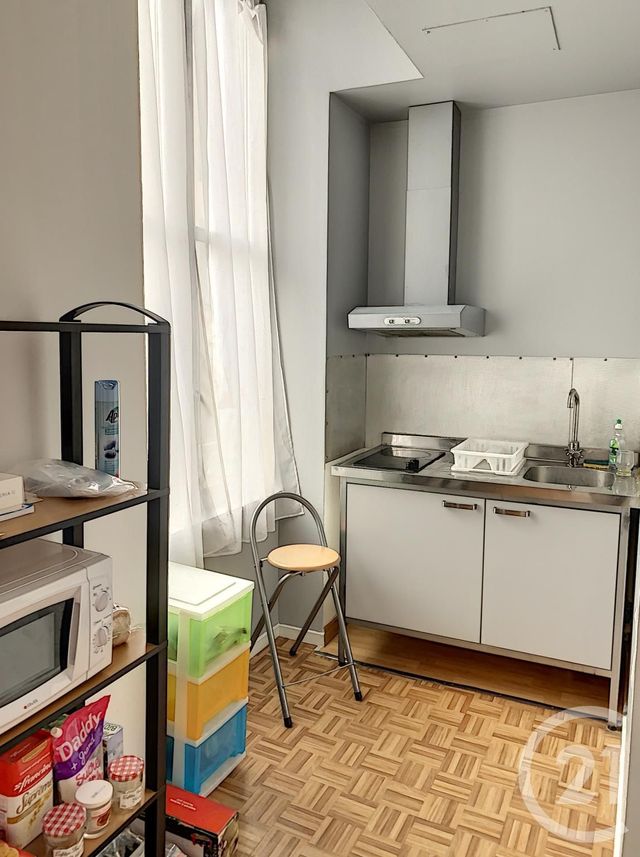 Appartement F1 à louer - 1 pièce - 19.5 m2 - CLERMONT FERRAND - 63 - AUVERGNE - Century 21 Stéphane Roume Immobilier Appartement F1 à louer - 1 pièce - 19.5 m2 - CLERMONT FERRAND - 63 - AUVERGNE - Century 21 Stéphane Roume Immobilier