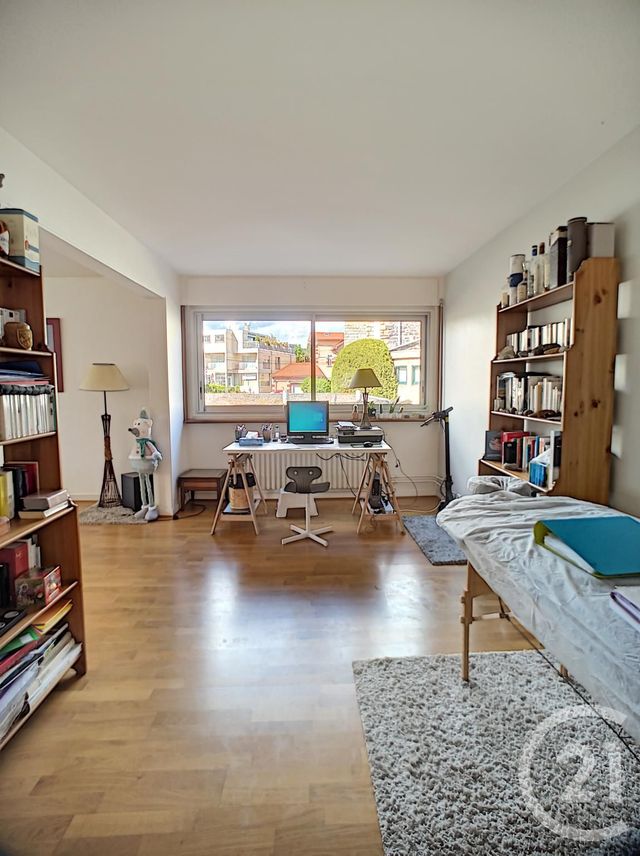 Appartement F6 à vendre - 6 pièces - 174.46 m2 - CLERMONT FERRAND - 63 - AUVERGNE - Century 21 Stéphane Roume Immobilier Appartement F6 à vendre - 6 pièces - 174.46 m2 - CLERMONT FERRAND - 63 - AUVERGNE - Century 21 Stéphane Roume Immobilier