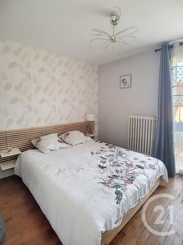 Appartement F3 à vendre - 3 pièces - 64.69 m2 - CLERMONT FERRAND - 63 - AUVERGNE - Century 21 Stéphane Roume Immobilier Appartement F3 à vendre - 3 pièces - 64.69 m2 - CLERMONT FERRAND - 63 - AUVERGNE - Century 21 Stéphane Roume Immobilier