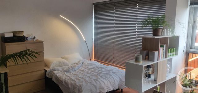 Afficher la photo en grand Appartement F1 à vendre - 1 pièce - 31.32 m2 - CLERMONT FERRAND - 63 - AUVERGNE - Century 21 Stéphane Roume Immobilier
