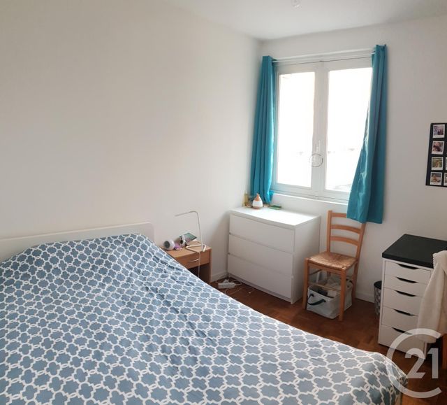 Appartement F5 à louer - 5 pièces - 79.08 m2 - CLERMONT FERRAND - 63 - AUVERGNE - Century 21 Stéphane Roume Immobilier Appartement F5 à louer - 5 pièces - 79.08 m2 - CLERMONT FERRAND - 63 - AUVERGNE - Century 21 Stéphane Roume Immobilier