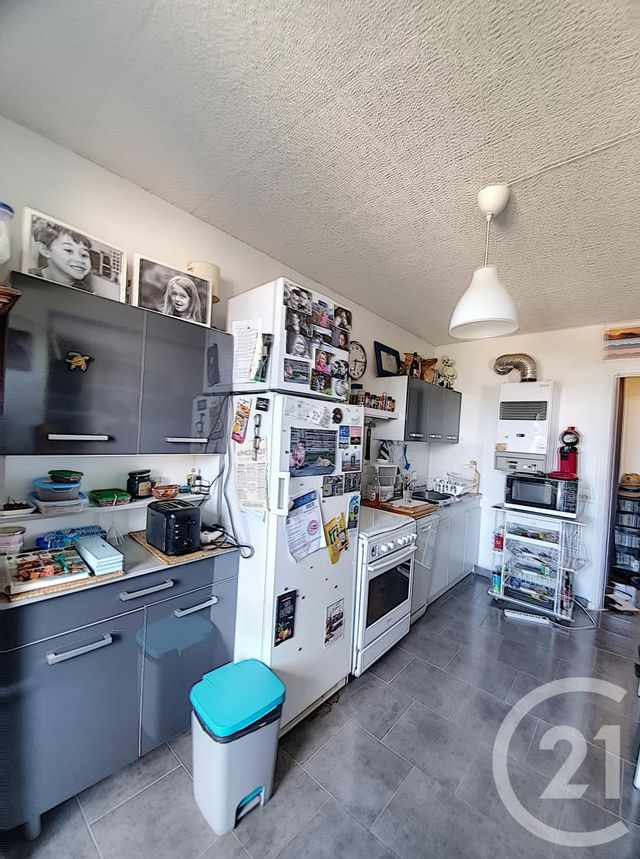 Appartement à vendre - 2 pièces - 39.18 m2 - CLERMONT FERRAND - 63 - AUVERGNE - Century 21 Stéphane Roume Immobilier Appartement à vendre - 2 pièces - 39.18 m2 - CLERMONT FERRAND - 63 - AUVERGNE - Century 21 Stéphane Roume Immobilier