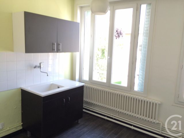 Appartement F2 à louer - 2 pièces - 34.88 m2 - CHAMALIERES - 63 - AUVERGNE - Century 21 Stéphane Roume Immobilier Appartement F2 à louer - 2 pièces - 34.88 m2 - CHAMALIERES - 63 - AUVERGNE - Century 21 Stéphane Roume Immobilier