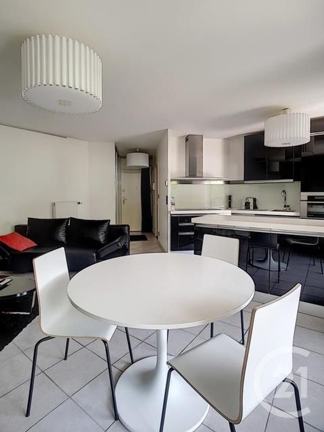 Afficher la photo en grand Appartement F3 à vendre - 3 pièces - 69.15 m2 - CLERMONT FERRAND - 63 - AUVERGNE - Century 21 Stéphane Roume Immobilier