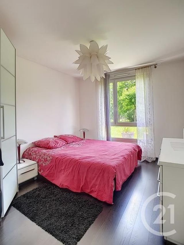 Afficher la photo en grand Appartement F3 à vendre - 3 pièces - 69.15 m2 - CLERMONT FERRAND - 63 - AUVERGNE - Century 21 Stéphane Roume Immobilier