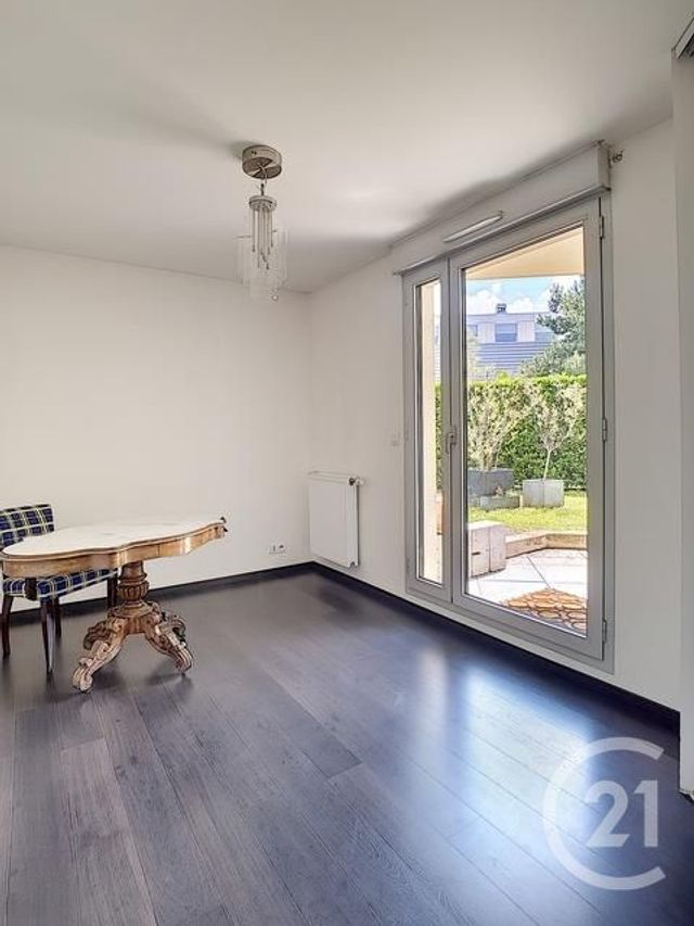 Afficher la photo en grand Appartement F3 à vendre - 3 pièces - 69.15 m2 - CLERMONT FERRAND - 63 - AUVERGNE - Century 21 Stéphane Roume Immobilier