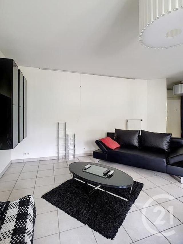 Afficher la photo en grand Appartement F3 à vendre - 3 pièces - 69.15 m2 - CLERMONT FERRAND - 63 - AUVERGNE - Century 21 Stéphane Roume Immobilier