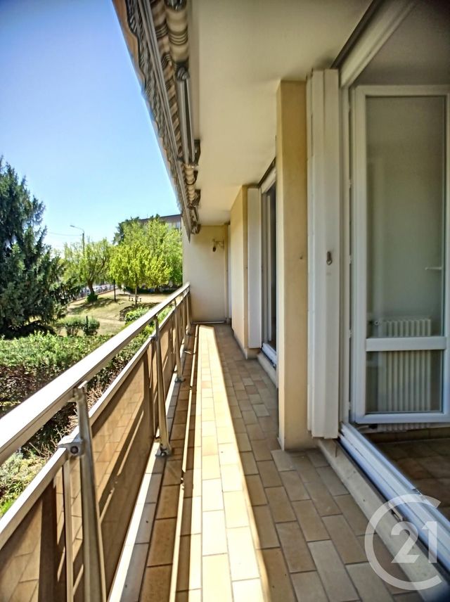 Afficher la photo en grand Appartement F4 à vendre - 4 pièces - 90.0 m2 - CLERMONT FERRAND - 63 - AUVERGNE - Century 21 Stéphane Roume Immobilier