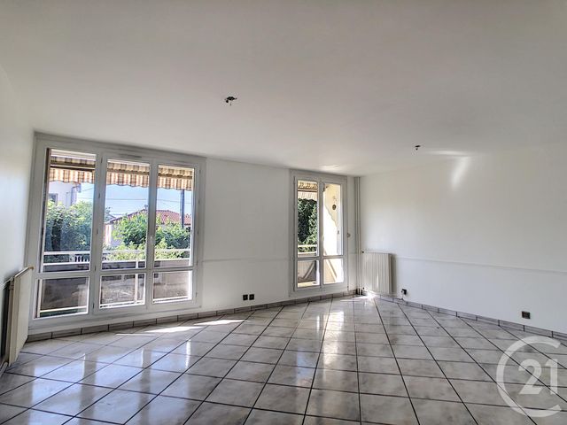 Afficher la photo en grand Appartement F4 à vendre - 4 pièces - 90.0 m2 - CLERMONT FERRAND - 63 - AUVERGNE - Century 21 Stéphane Roume Immobilier