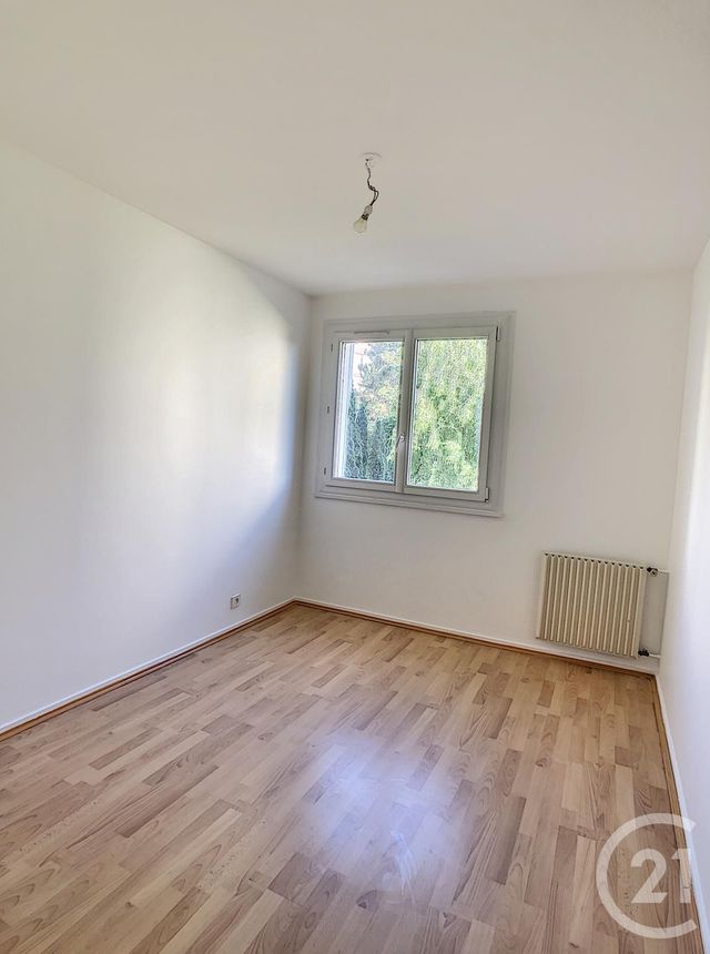 Afficher la photo en grand Appartement F4 à vendre - 4 pièces - 90.0 m2 - CLERMONT FERRAND - 63 - AUVERGNE - Century 21 Stéphane Roume Immobilier
