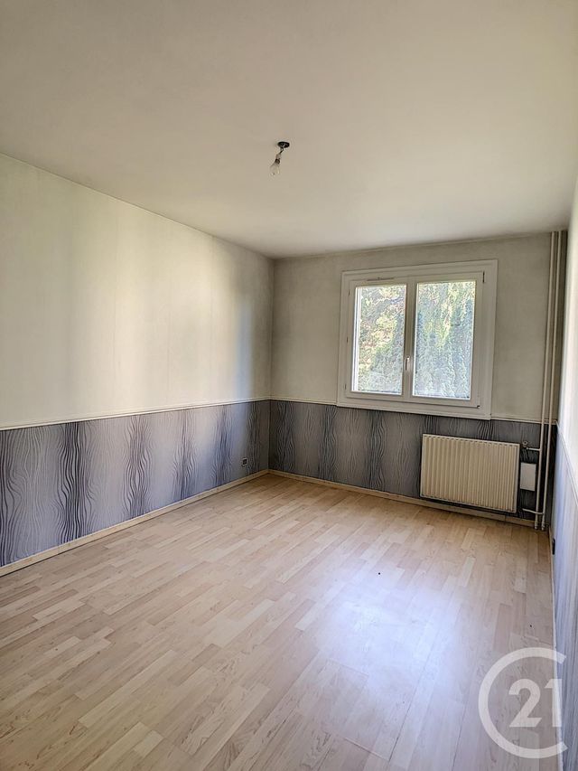 Afficher la photo en grand Appartement F4 à vendre - 4 pièces - 90.0 m2 - CLERMONT FERRAND - 63 - AUVERGNE - Century 21 Stéphane Roume Immobilier