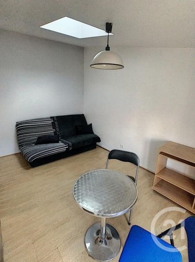 Afficher la photo en grand Appartement F1 à louer - 1 pièce - 18.69 m2 - CLERMONT FERRAND - 63 - AUVERGNE - Century 21 Stéphane Roume Immobilier