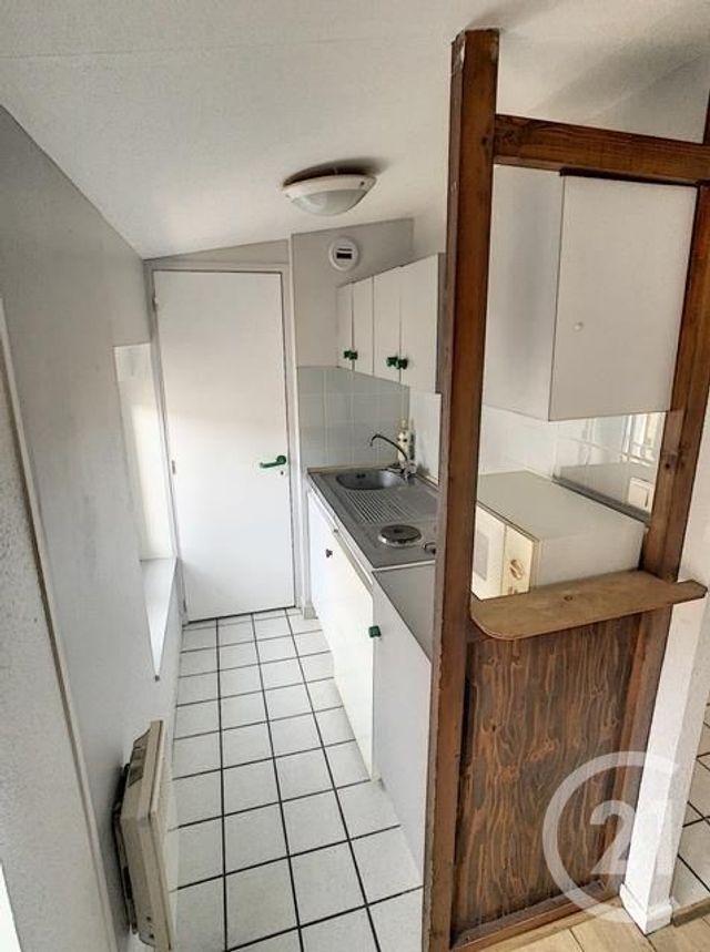 Afficher la photo en grand Appartement F1 à louer - 1 pièce - 18.69 m2 - CLERMONT FERRAND - 63 - AUVERGNE - Century 21 Stéphane Roume Immobilier