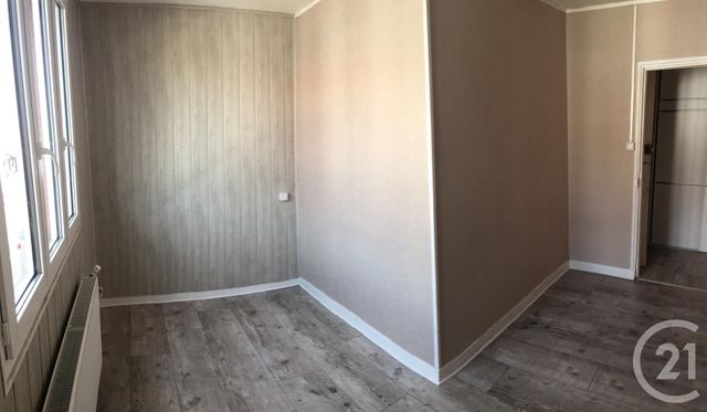 Afficher la photo en grand Appartement F2 à louer - 2 pièces - 41.27 m2 - CLERMONT FERRAND - 63 - AUVERGNE - Century 21 Stéphane Roume Immobilier