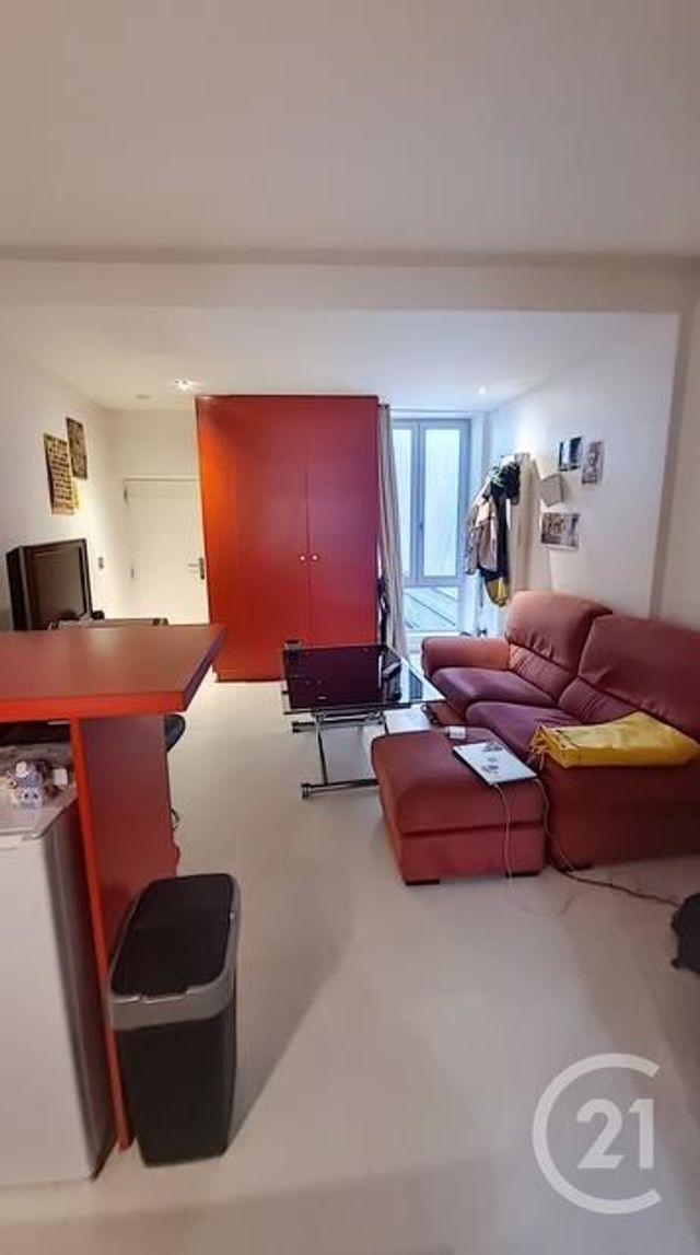 Afficher la photo en grand Appartement F2 à louer - 2 pièces - 33.9 m2 - CLERMONT FERRAND - 63 - AUVERGNE - Century 21 Stéphane Roume Immobilier