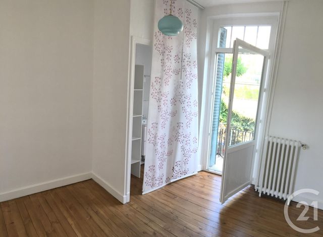Afficher la photo en grand Appartement F1 à louer - 1 pièce - 24.4 m2 - CHAMALIERES - 63 - AUVERGNE - Century 21 Stéphane Roume Immobilier