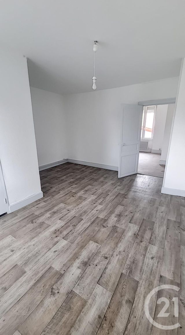 Afficher la photo en grand Appartement F2 à louer - 2 pièces - 32.0 m2 - CLERMONT FERRAND - 63 - AUVERGNE - Century 21 Stéphane Roume Immobilier