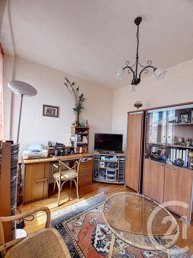 Afficher la photo en grand Appartement F2 à vendre - 2 pièces - 38.87 m2 - CHAMALIERES - 63 - AUVERGNE - Century 21 Stéphane Roume Immobilier