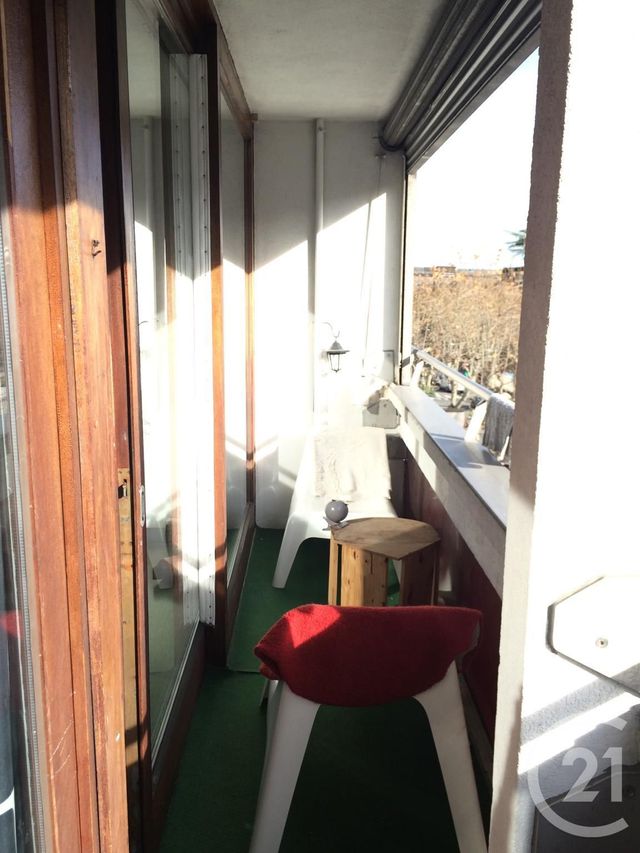 Afficher la photo en grand Appartement F3 à louer - 3 pièces - 56.59 m2 - CHAMALIERES - 63 - AUVERGNE - Century 21 Stéphane Roume Immobilier