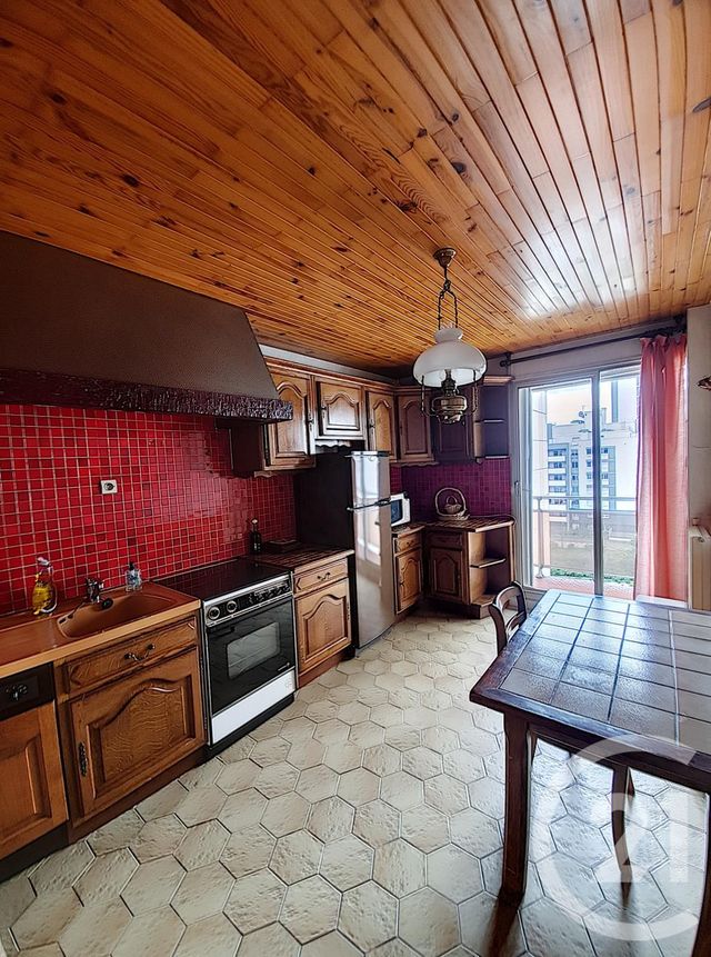 Afficher la photo en grand Appartement F4 à vendre - 4 pièces - 79.24 m2 - CLERMONT FERRAND - 63 - AUVERGNE - Century 21 Stéphane Roume Immobilier