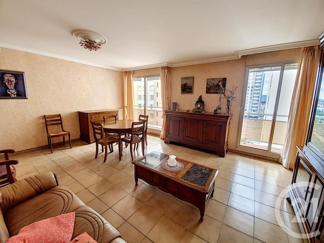 Afficher la photo en grand Appartement F4 à vendre - 4 pièces - 79.24 m2 - CLERMONT FERRAND - 63 - AUVERGNE - Century 21 Stéphane Roume Immobilier