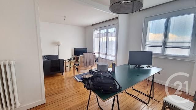 Afficher la photo en grand Appartement F3 à louer - 3 pièces - 69.74 m2 - CLERMONT FERRAND - 63 - AUVERGNE - Century 21 Stéphane Roume Immobilier