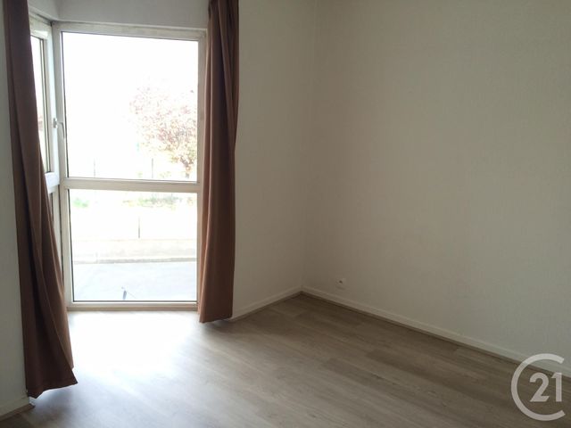 Afficher la photo en grand Appartement F2 à louer - 2 pièces - 45.88 m2 - CLERMONT FERRAND - 63 - AUVERGNE - Century 21 Stéphane Roume Immobilier