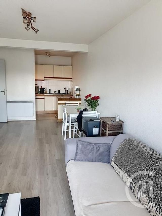 Afficher la photo en grand Appartement F2 à louer - 2 pièces - 45.88 m2 - CLERMONT FERRAND - 63 - AUVERGNE - Century 21 Stéphane Roume Immobilier
