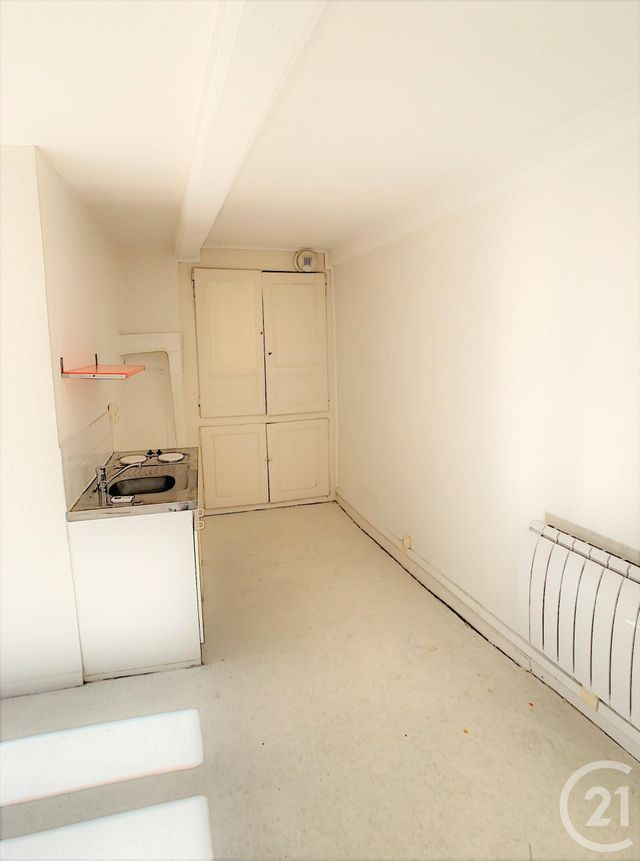 Afficher la photo en grand Appartement F1 à louer - 1 pièce - 22.4 m2 - BEAUMONT - 63 - AUVERGNE - Century 21 Stéphane Roume Immobilier
