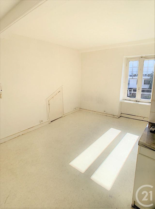 Afficher la photo en grand Appartement F1 à louer - 1 pièce - 22.4 m2 - BEAUMONT - 63 - AUVERGNE - Century 21 Stéphane Roume Immobilier