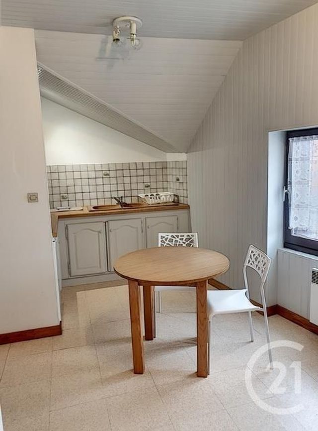 Afficher la photo en grand Studio à louer - 1 pièce - 20.0 m2 - CLERMONT FERRAND - 63 - AUVERGNE - Century 21 Stéphane Roume Immobilier