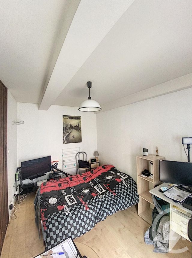 Afficher la photo en grand Studio à louer - 1 pièce - 18.75 m2 - CLERMONT FERRAND - 63 - AUVERGNE - Century 21 Stéphane Roume Immobilier